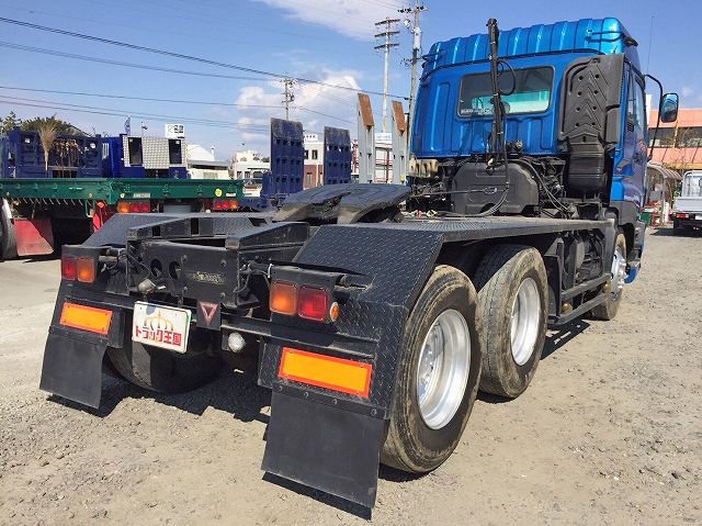 いすゞギガトレーラーヘッド（トラクターヘッド）大型（10t）[写真02]