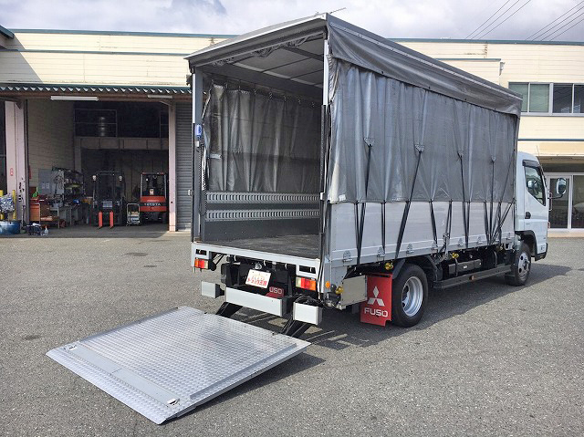 三菱ふそうキャンター幌車小型（2t・3t）[写真02]