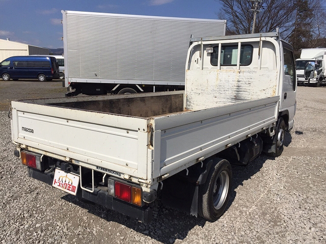 マツダタイタンダッシュ平ボディ小型（2t・3t）[写真02]