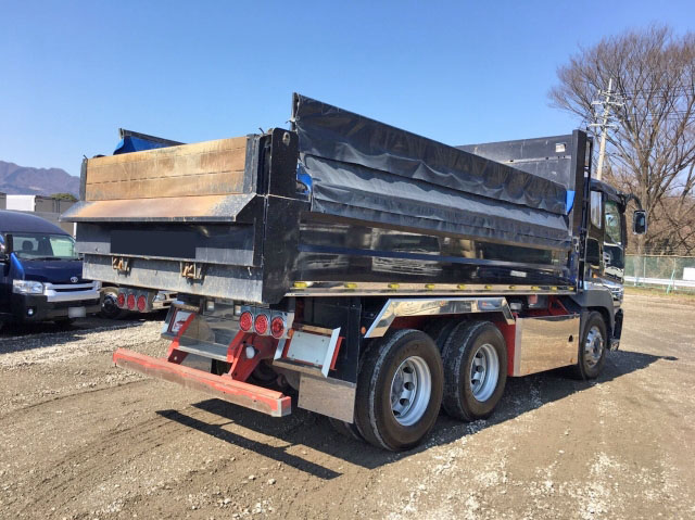 三菱ふそうスーパーグレートダンプ大型（10t）[写真02]