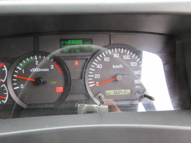 いすゞフォワード冷凍車（冷蔵車）中型（4t）[写真14]