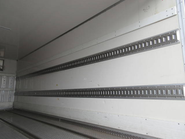 いすゞフォワード冷凍車（冷蔵車）中型（4t）[写真28]