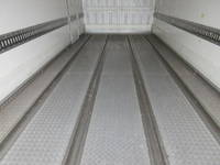 いすゞフォワード冷凍車（冷蔵車）中型（4t）[写真30]