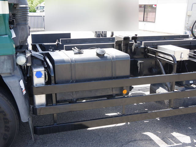 UDトラックスクオン深ダンプ（土砂禁ダンプ）大型（10t）[写真19]