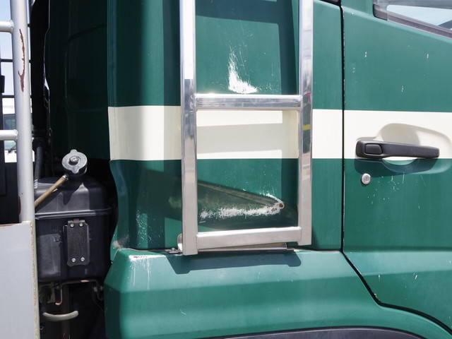 UDトラックスクオン深ダンプ（土砂禁ダンプ）大型（10t）[写真22]