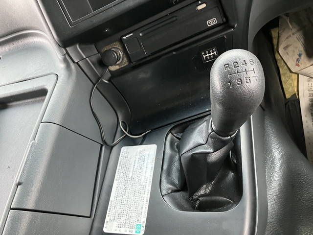 三菱ふそうスーパーグレートダンプ大型（10t）[写真20]