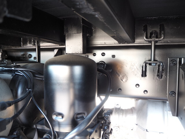 三菱ふそうスーパーグレートアルミブロック大型（10t）[写真15]