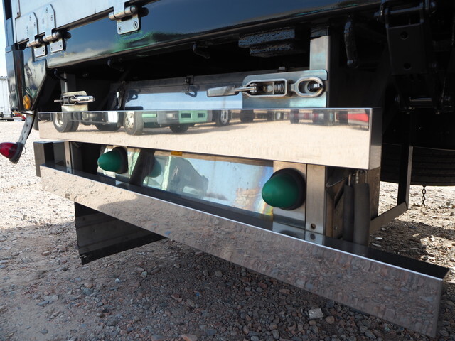 三菱ふそうスーパーグレートアルミブロック大型（10t）[写真16]