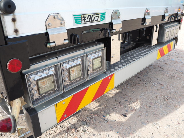 三菱ふそうスーパーグレートアルミブロック大型（10t）[写真18]