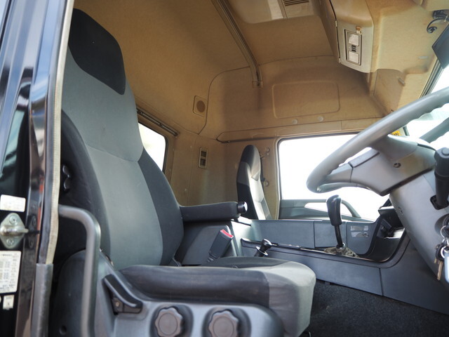 三菱ふそうスーパーグレートアルミブロック大型（10t）[写真34]