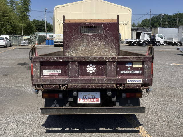 三菱ふそうキャンターダンプ小型（2t・3t）[写真10]