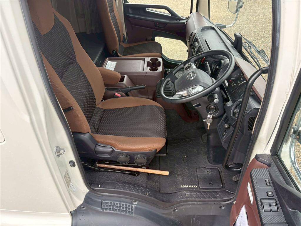 日野レンジャー冷凍車（冷蔵車）中型（4t）[写真17]