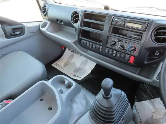 日野デュトロタンク車（タンクローリー）小型（2t・3t）[写真11]