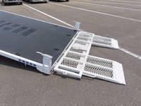 いすゞフォワードキャリアカー中型（4t）[写真12]