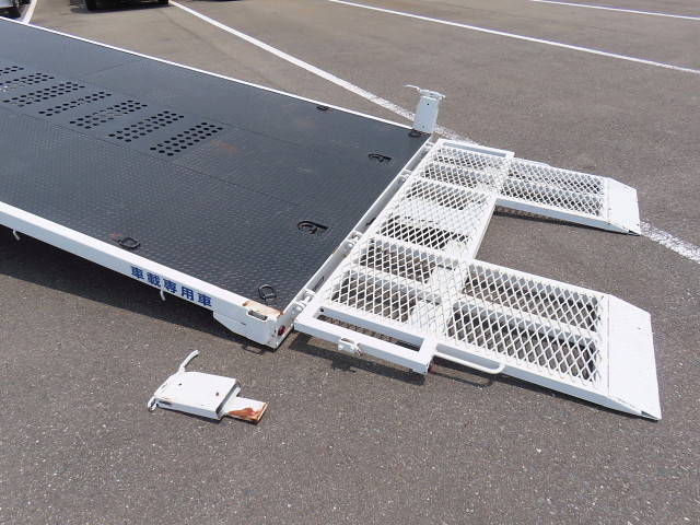 いすゞフォワードキャリアカー中型（4t）[写真12]