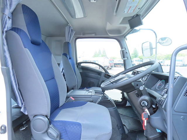 いすゞフォワードキャリアカー中型（4t）[写真25]