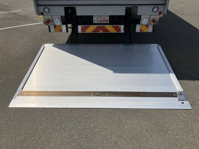 いすゞフォワードアルミウイング中型（4t）[写真12]