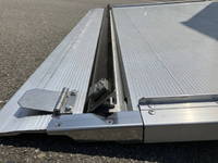 いすゞフォワードアルミウイング中型（4t）[写真13]