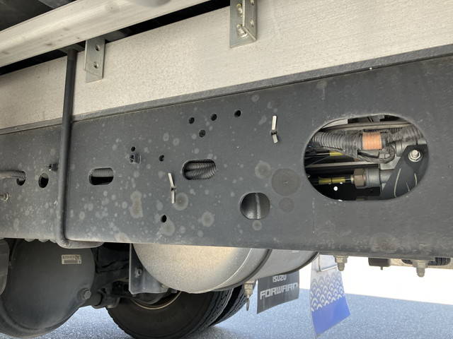 いすゞフォワードアルミウイング中型（4t）[写真24]