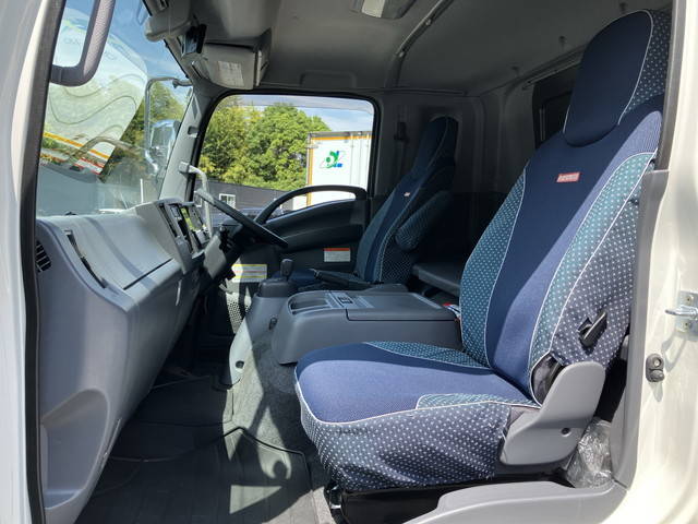 いすゞフォワードアルミウイング中型（4t）[写真34]