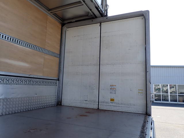 いすゞフォワードアルミウイング中型（4t）[写真11]