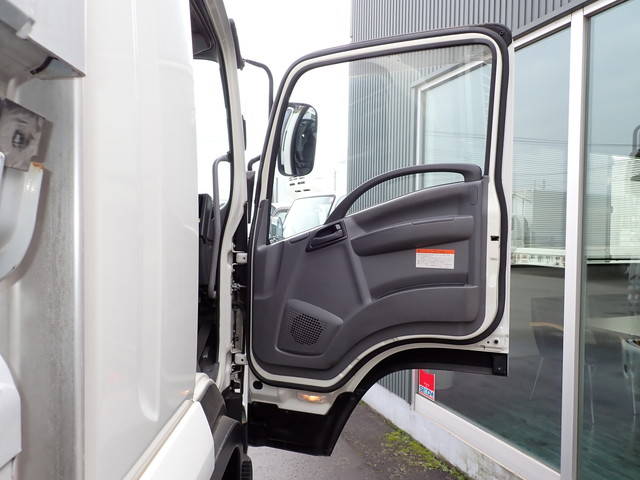 いすゞフォワードアルミウイング中型（4t）[写真24]