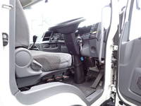 いすゞフォワードアルミウイング中型（4t）[写真26]