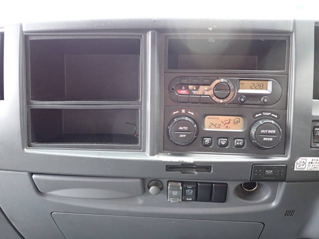 いすゞフォワードアルミウイング中型（4t）[写真30]