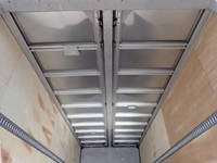 いすゞフォワードアルミウイング中型（4t）[写真09]