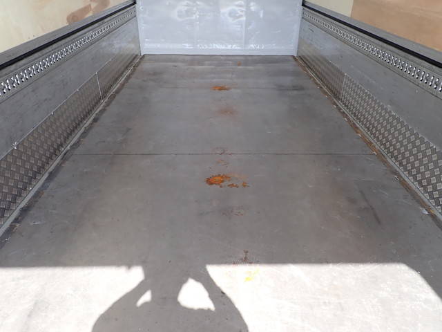 いすゞフォワードアルミウイング中型（4t）[写真09]