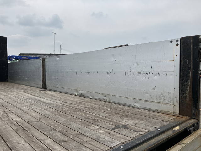 いすゞフォワードアルミブロック中型（4t）[写真12]