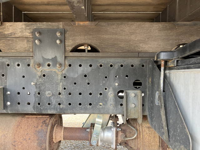 いすゞフォワードアルミブロック中型（4t）[写真23]