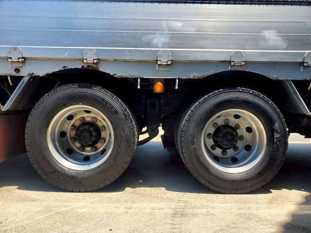 三菱ふそうスーパーグレートアルミブロック大型（10t）[写真13]