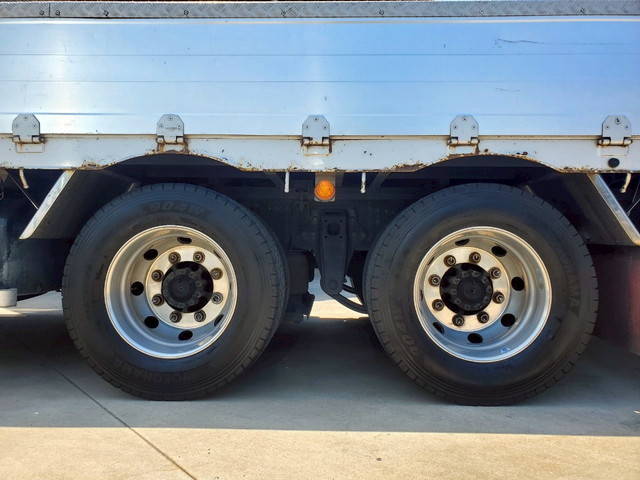 三菱ふそうスーパーグレートアルミブロック大型（10t）[写真17]