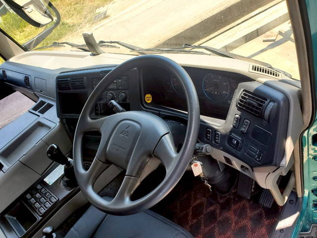 三菱ふそうスーパーグレートアルミブロック大型（10t）[写真32]