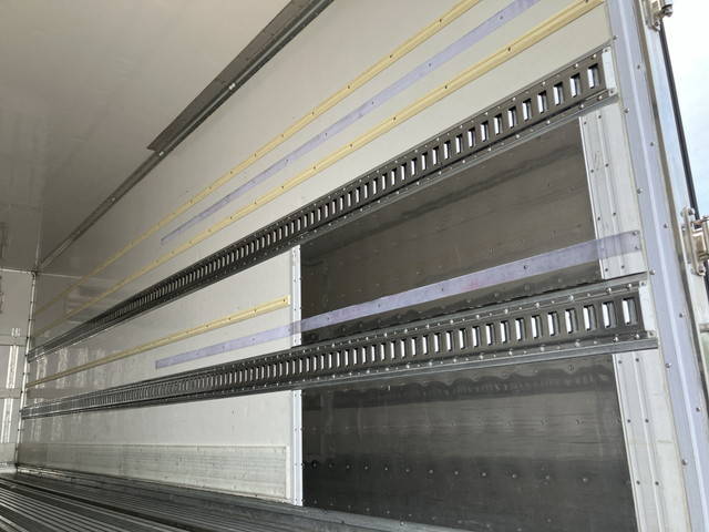 いすゞフォワード冷凍車（冷蔵車）増トン（6t・8t）[写真12]