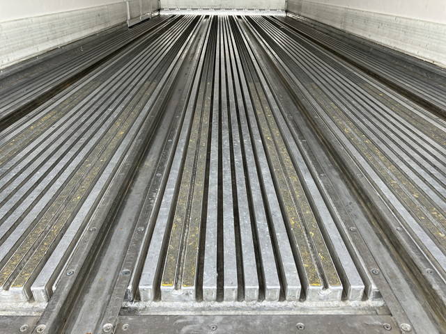 いすゞフォワード冷凍車（冷蔵車）増トン（6t・8t）[写真13]