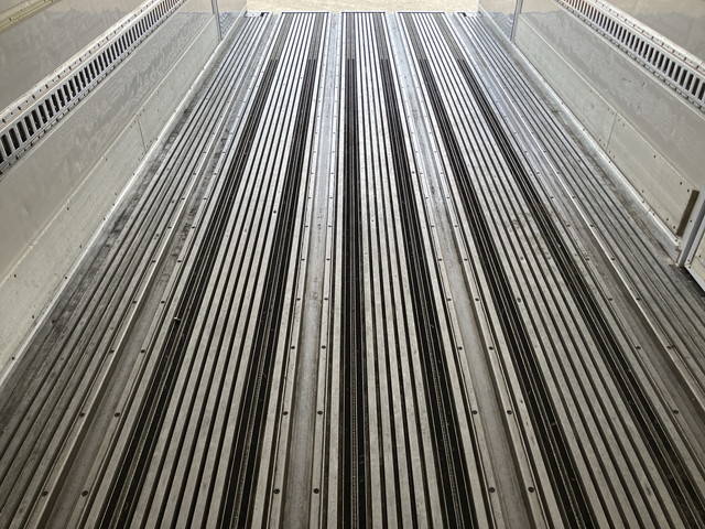 いすゞフォワード冷凍車（冷蔵車）増トン（6t・8t）[写真14]