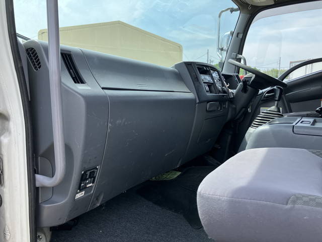 いすゞフォワード冷凍車（冷蔵車）増トン（6t・8t）[写真31]