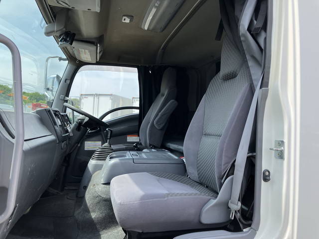 いすゞフォワード冷凍車（冷蔵車）増トン（6t・8t）[写真32]