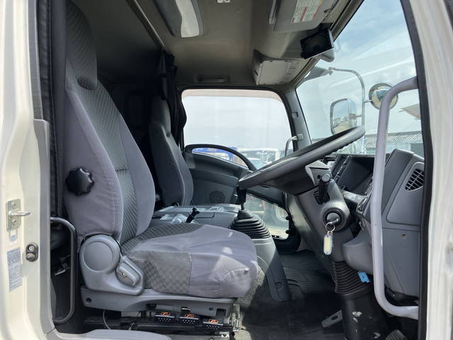 いすゞフォワード冷凍車（冷蔵車）増トン（6t・8t）[写真33]