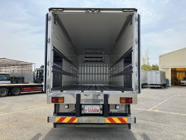 いすゞフォワード冷凍車（冷蔵車）増トン（6t・8t）[写真09]