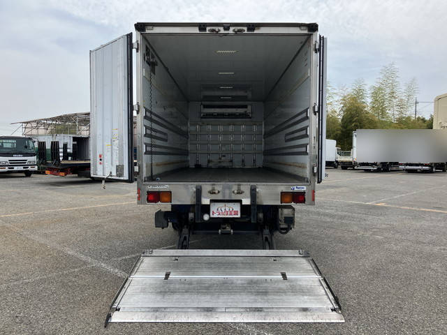 いすゞフォワード冷凍車（冷蔵車）中型（4t）[写真10]