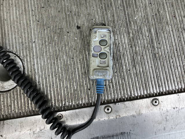 いすゞフォワード冷凍車（冷蔵車）中型（4t）[写真18]