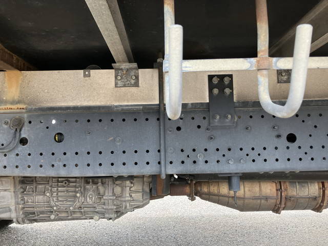 いすゞフォワード冷凍車（冷蔵車）中型（4t）[写真24]