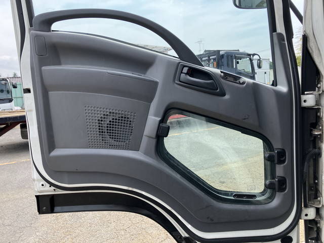 いすゞフォワード冷凍車（冷蔵車）中型（4t）[写真30]