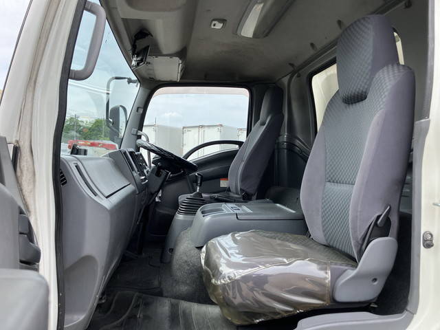 いすゞフォワード冷凍車（冷蔵車）中型（4t）[写真32]