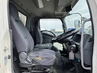 いすゞフォワード冷凍車（冷蔵車）中型（4t）[写真34]