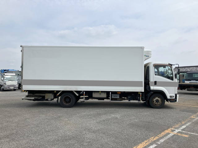 いすゞフォワード冷凍車（冷蔵車）中型（4t）[写真06]