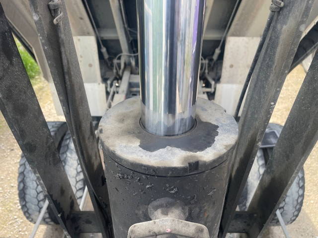 三菱ふそうスーパーグレートダンプ大型（10t）[写真12]